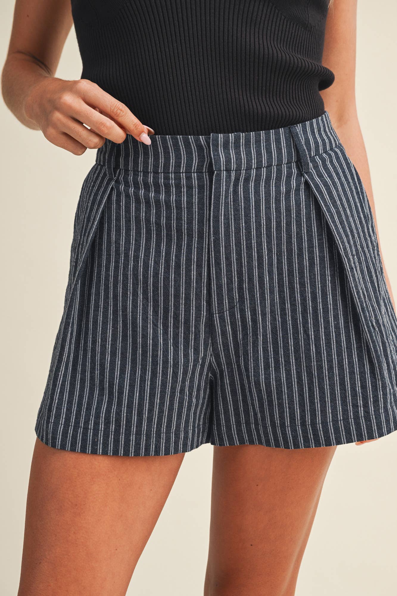 BACK ELASTIC WAIST STRIPED SHORTS