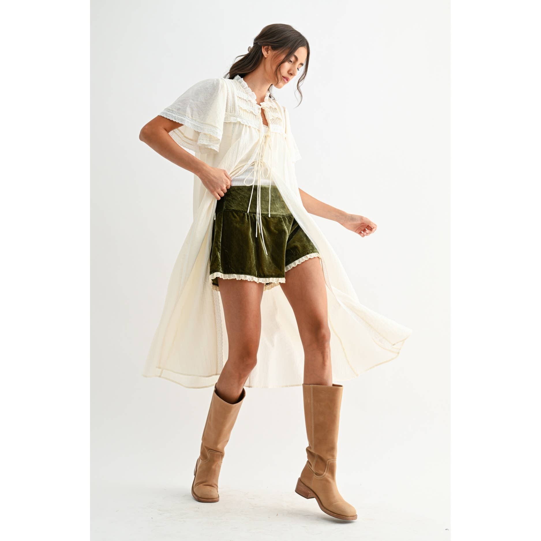 VELVET HIGH-WAIST LACE TRIM SHORTS