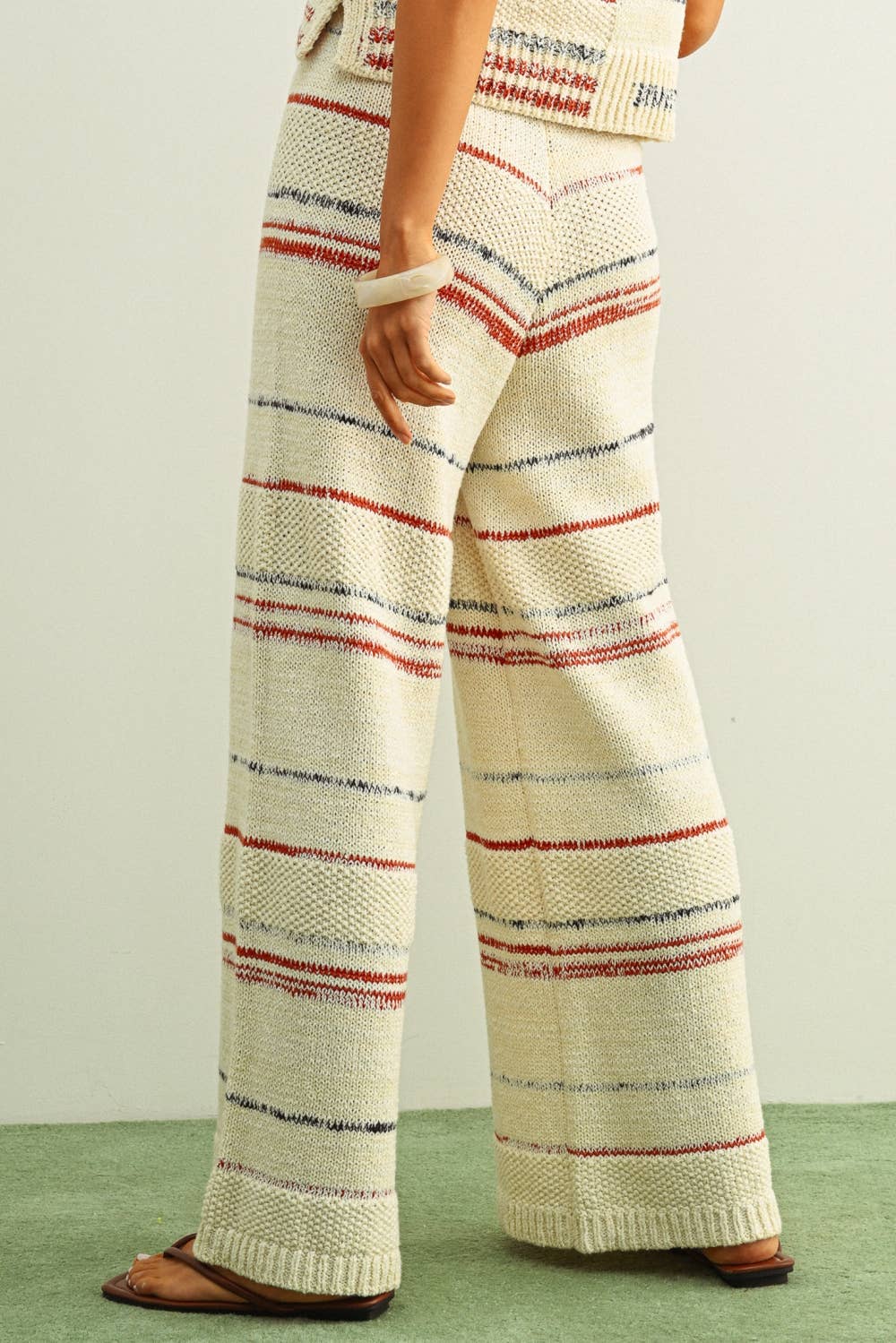 MULTI COLOR STRIPE PATTERN KNIT PANTS