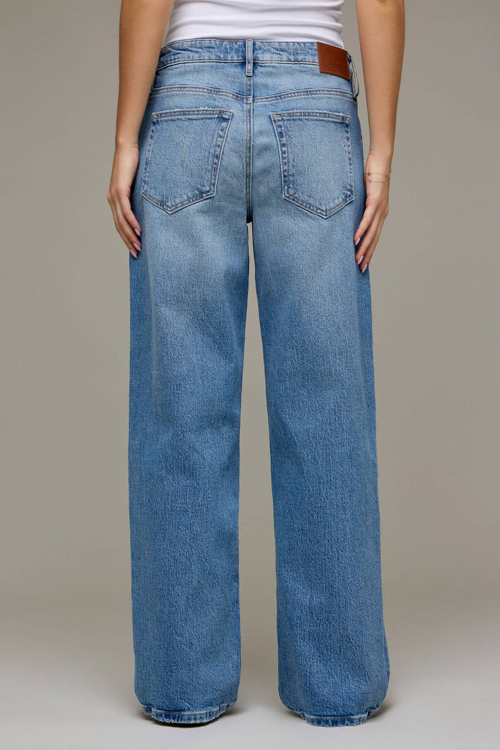 LOGAN RELAXED DAD JEAN