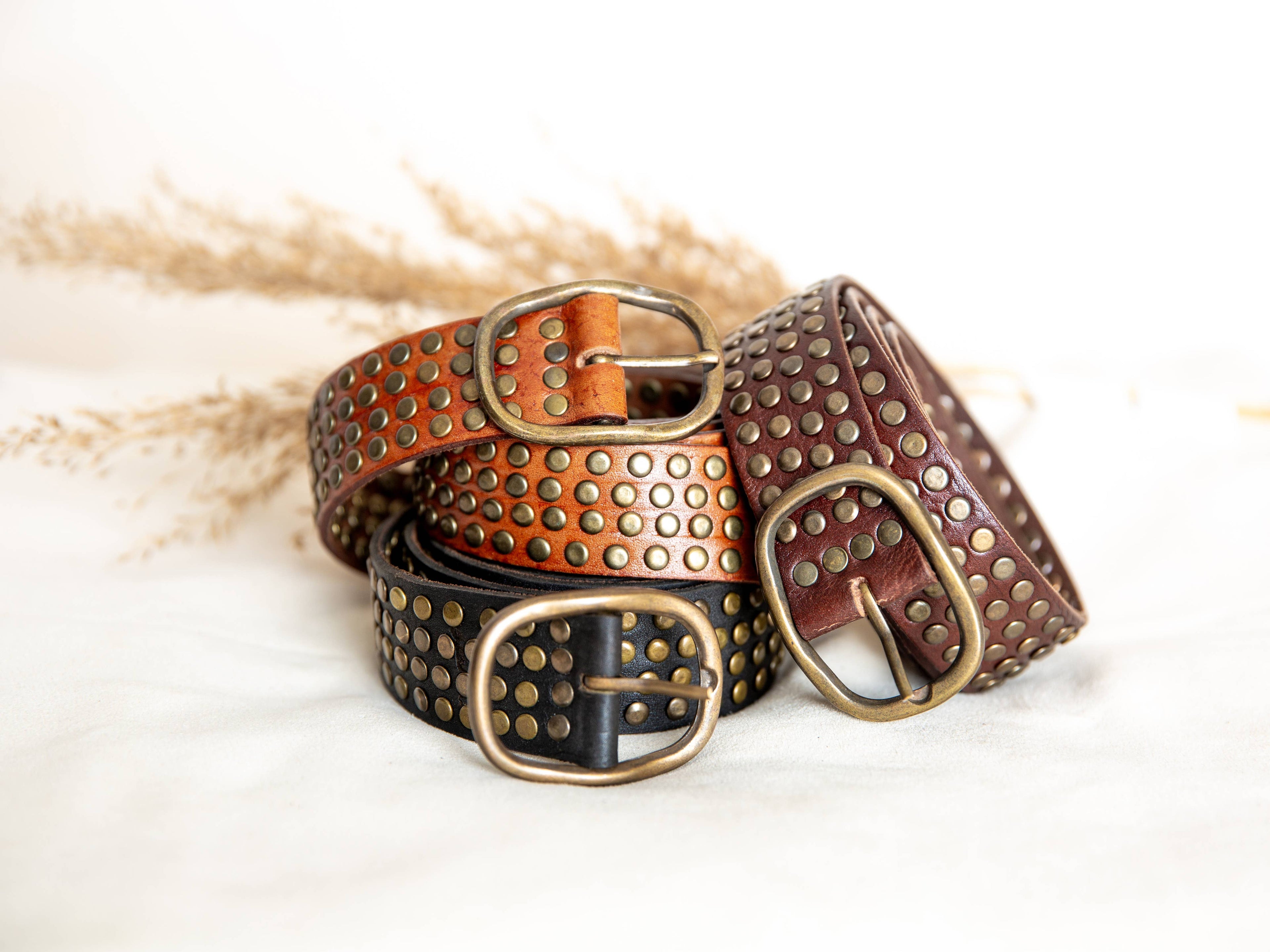 DARK BROWN LEATHER BELT WITH STUDS WIDE