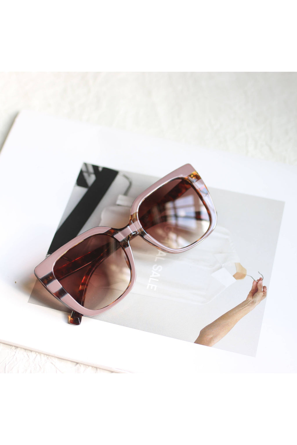 OVERSIZE WINGED DESIGN SUNGLASSES - A2311LKM64976