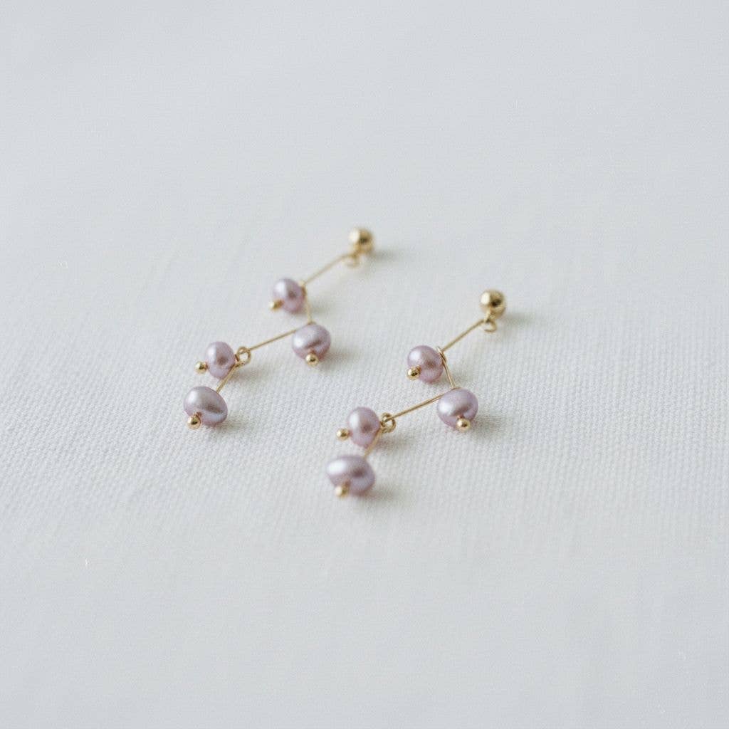 Folded Line Freshwater Pearl Stud Earrings