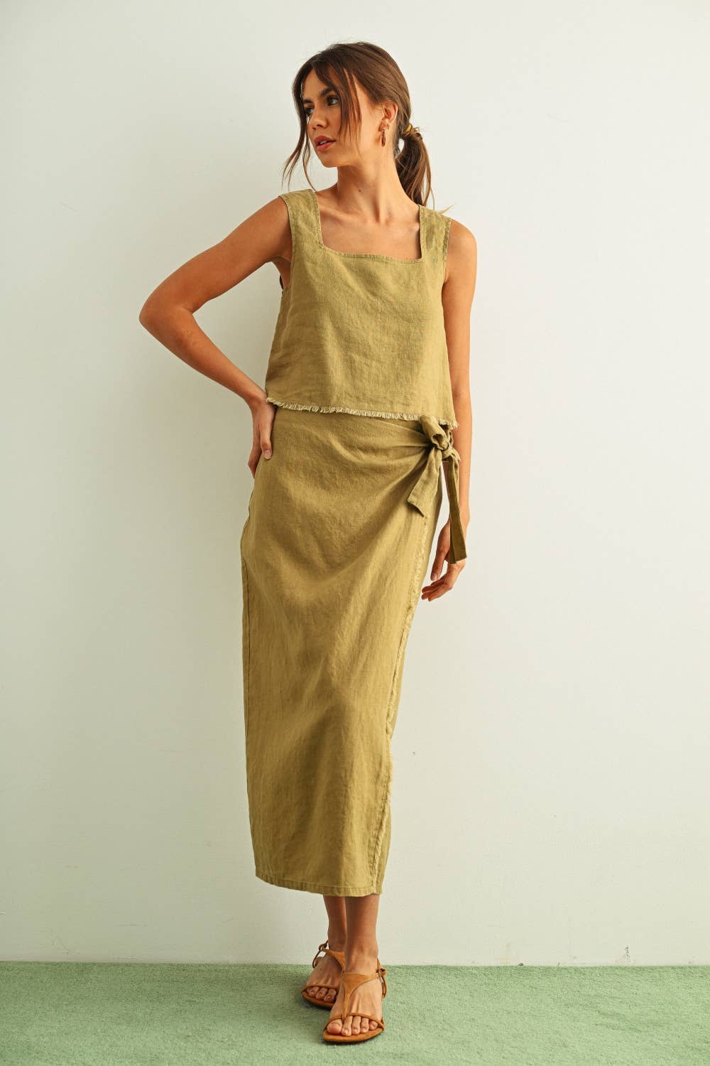 SHORT SLEEVE SQUARE NECK RAW HEM TOP