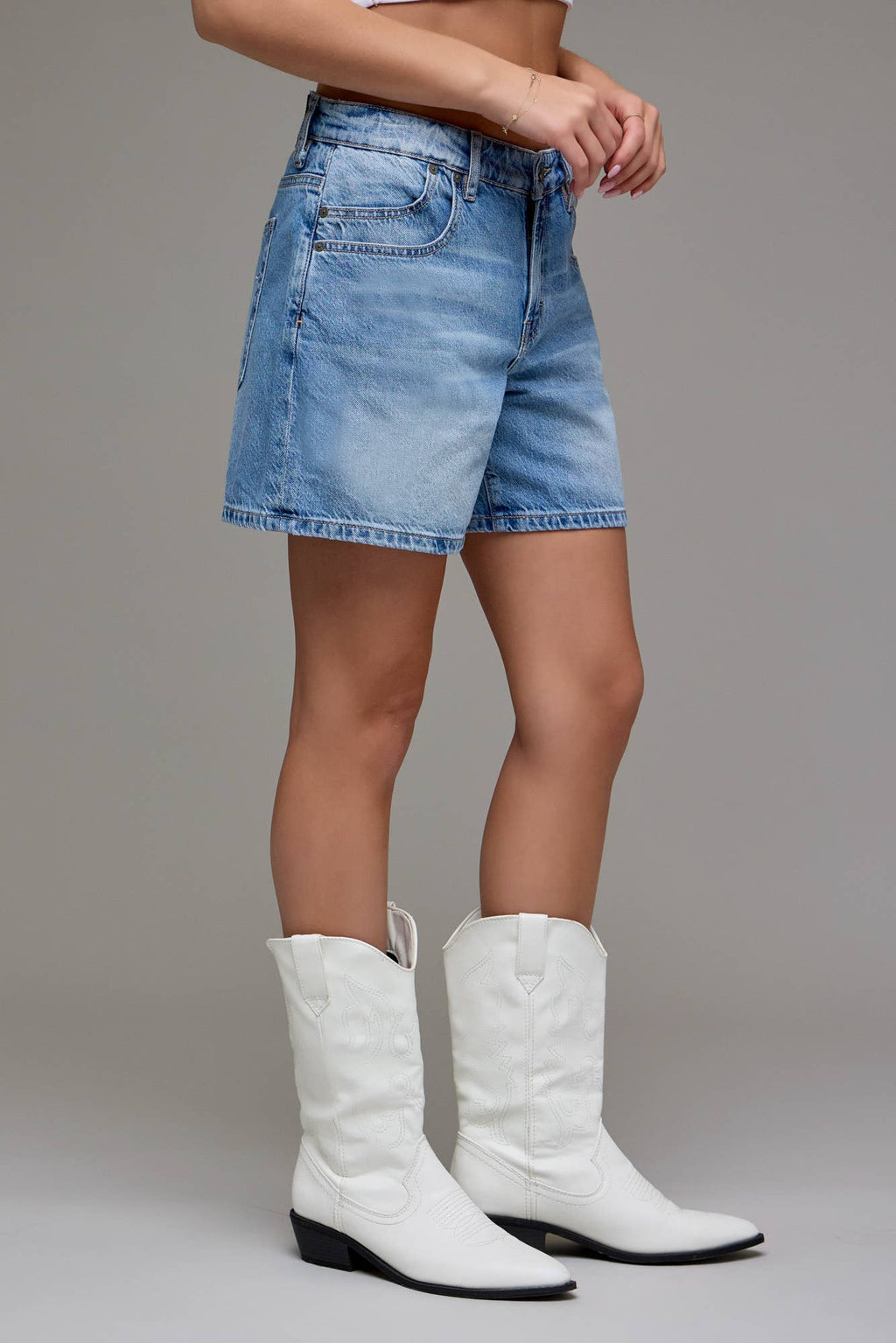 Sammie Medium Wash Classic 5" Inseam Barrel Shorts