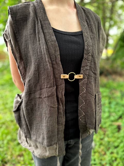 Cinch Clip for Clothes Bronze w/ Tan Leather Scarf Clap