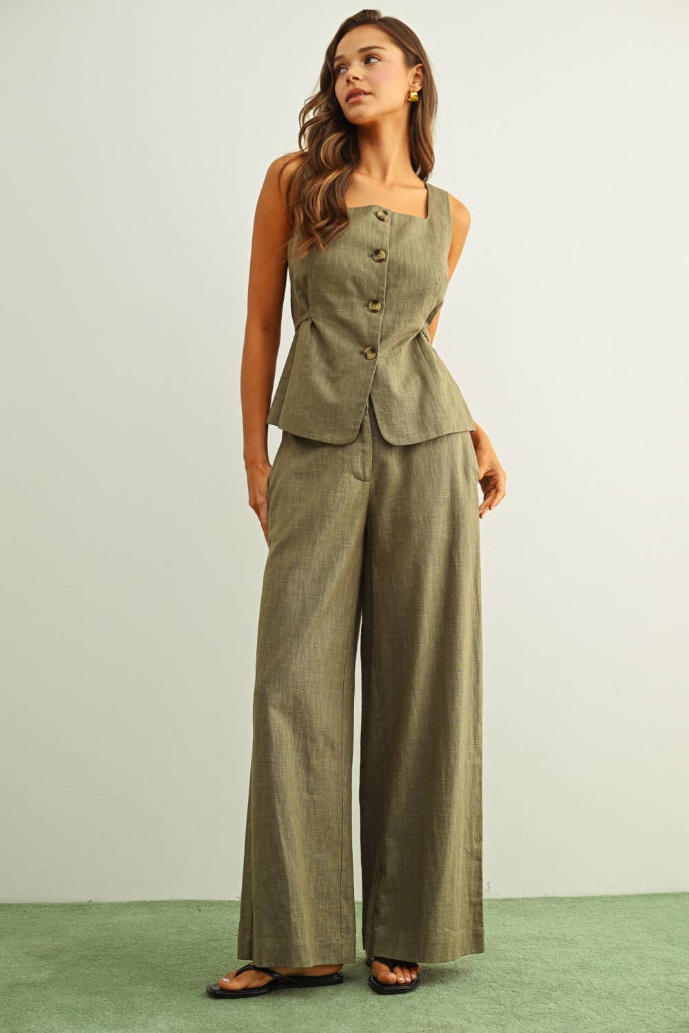 SQUARE NECK SLEEVELESS VEST WITH BUTTON FRONT