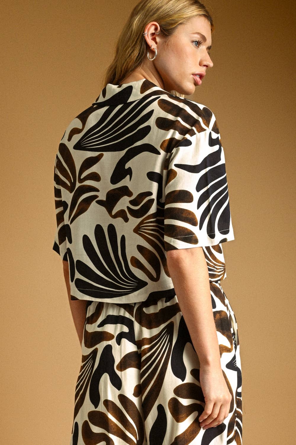 T6258ST   MULTI COLOR PRINTED BUTTON FRONT SHIRTS