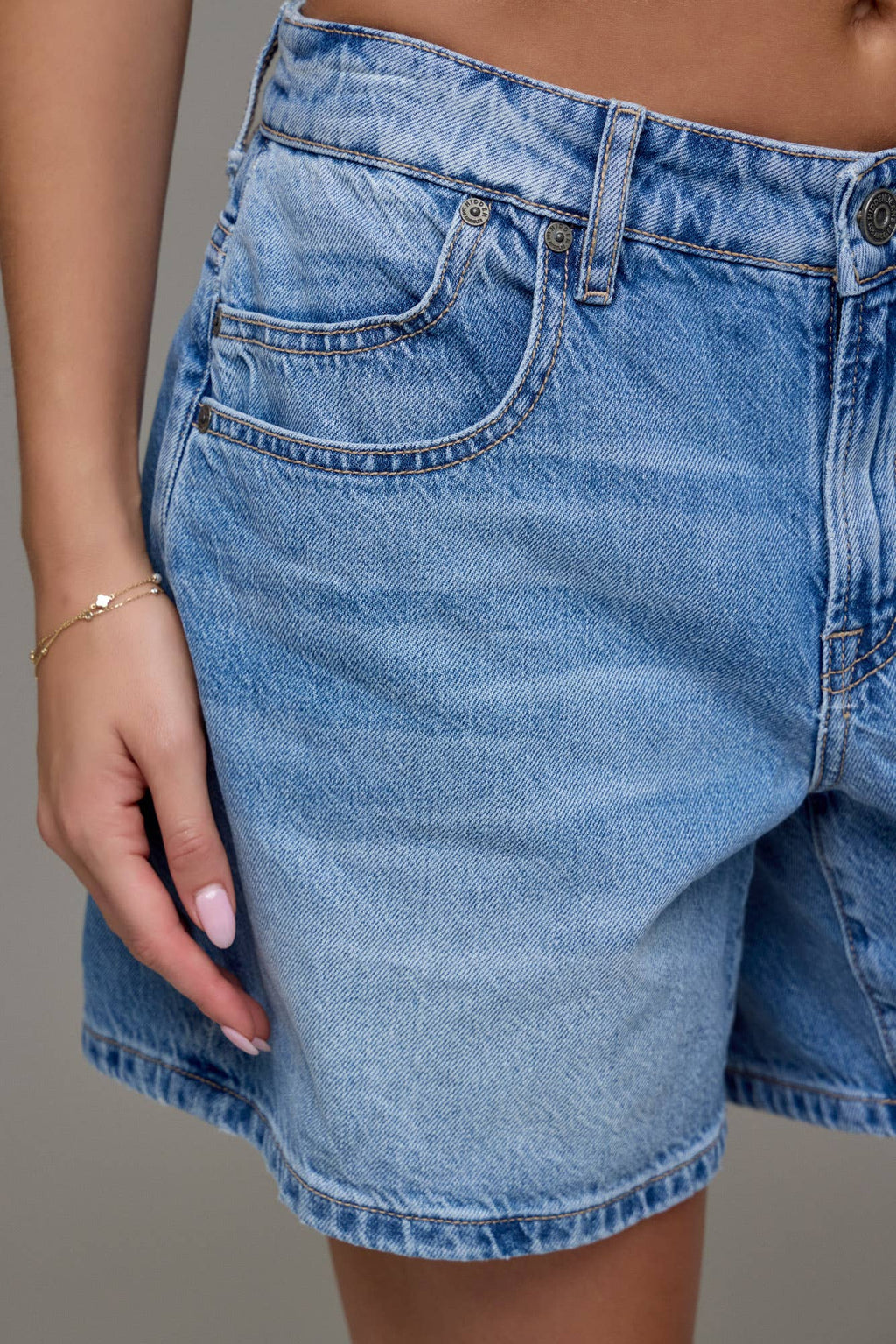 Sammie Medium Wash Classic 5" Inseam Barrel Shorts