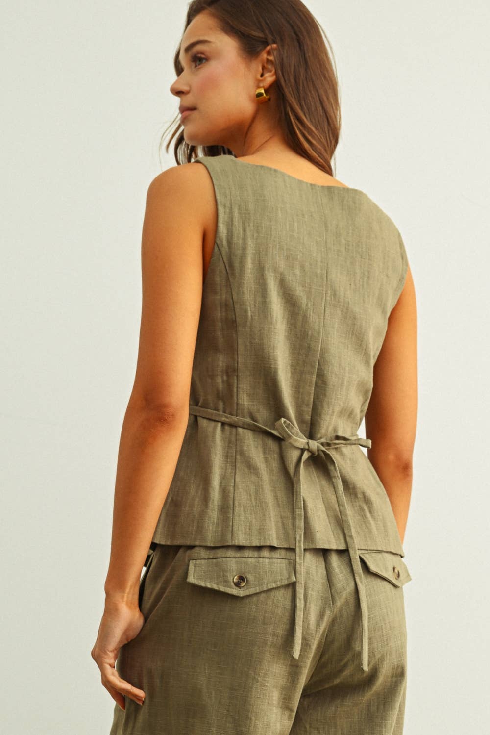 SQUARE NECK SLEEVELESS VEST WITH BUTTON FRONT