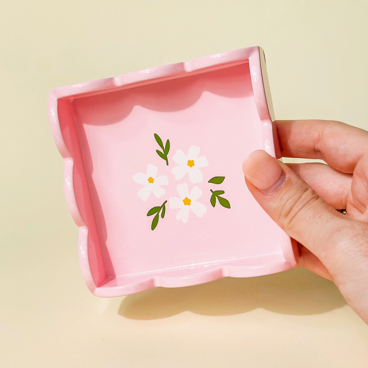 Scallop Trinket Tray- CLEARANCE