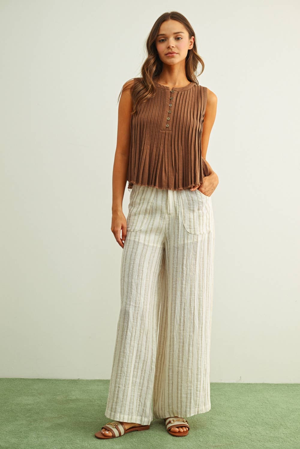 ALL PLEATED BUTTON FRONT SLEEVELESS TOP