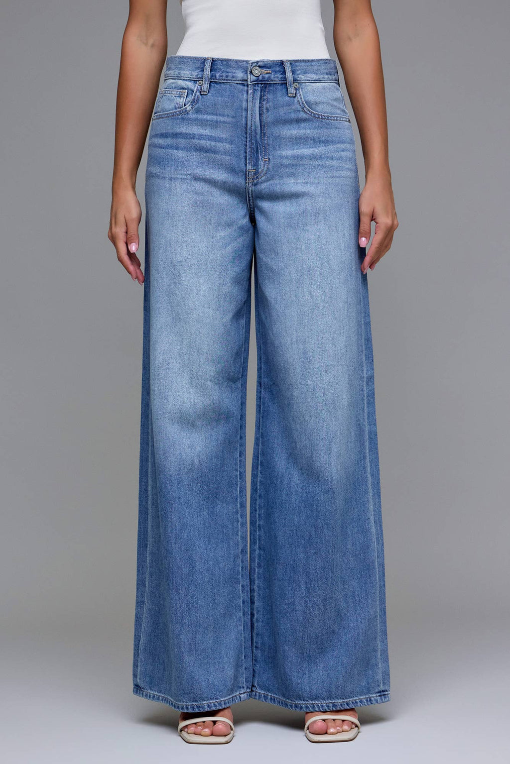 NORI Medium Wash Clean Super Soft 33" Inseam Wide leg