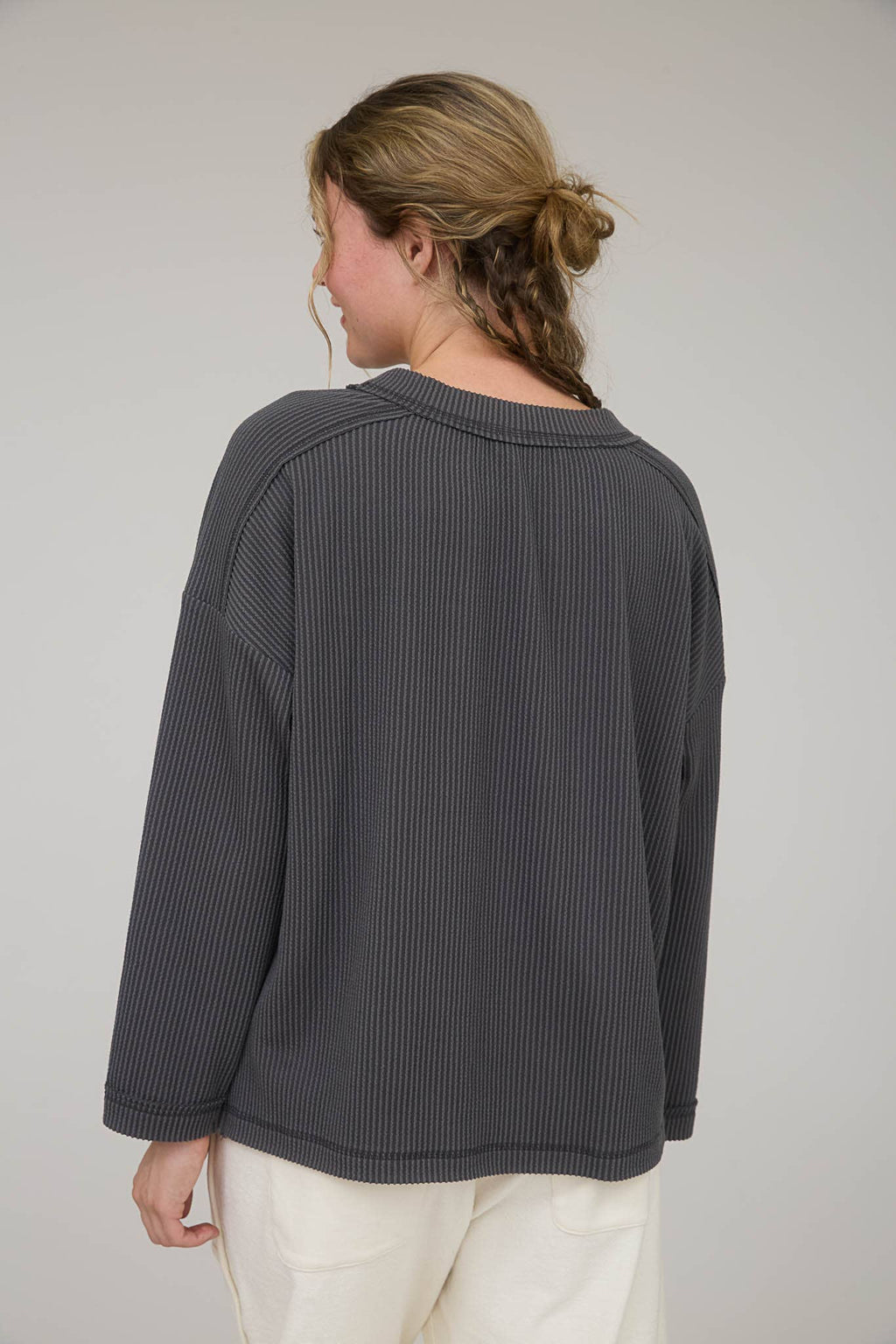 CREW NECK RIBBED LONG SLEEVE KNIT TOP (PRE-ORDER)