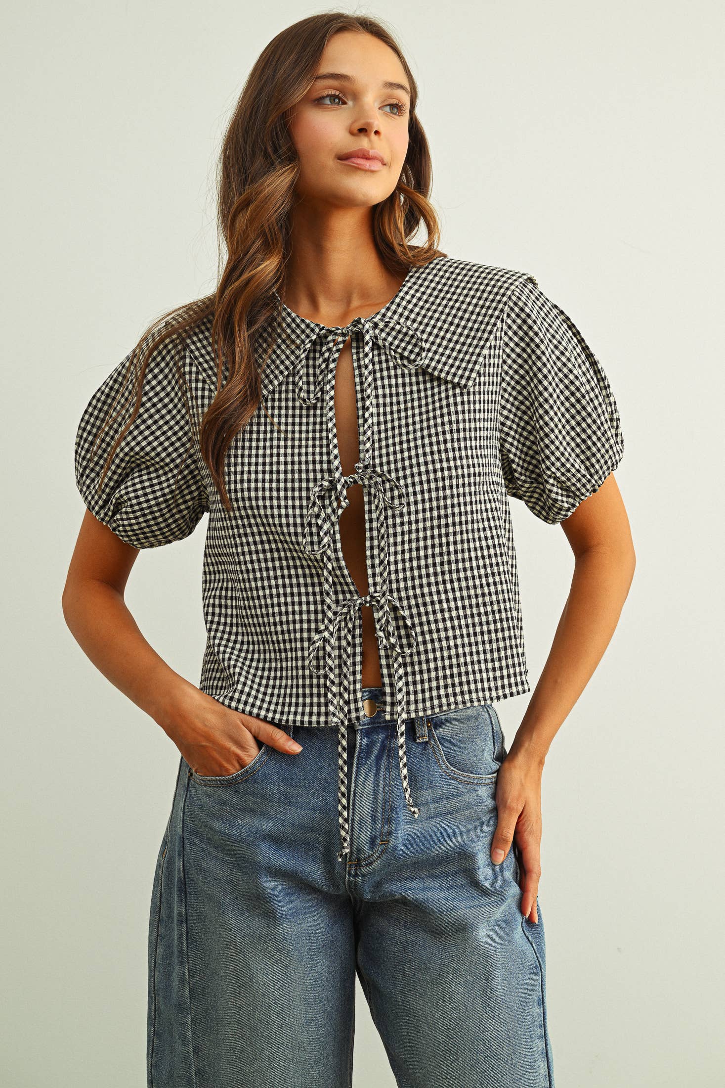 GINGHAM PATTERN SSLV WITH TIE IN FRONT TOP