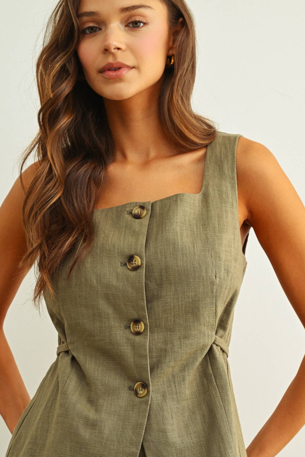 SQUARE NECK SLEEVELESS VEST WITH BUTTON FRONT