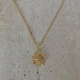 Cute Little Daisy Flower Charm necklace 18k Gold Filled chai