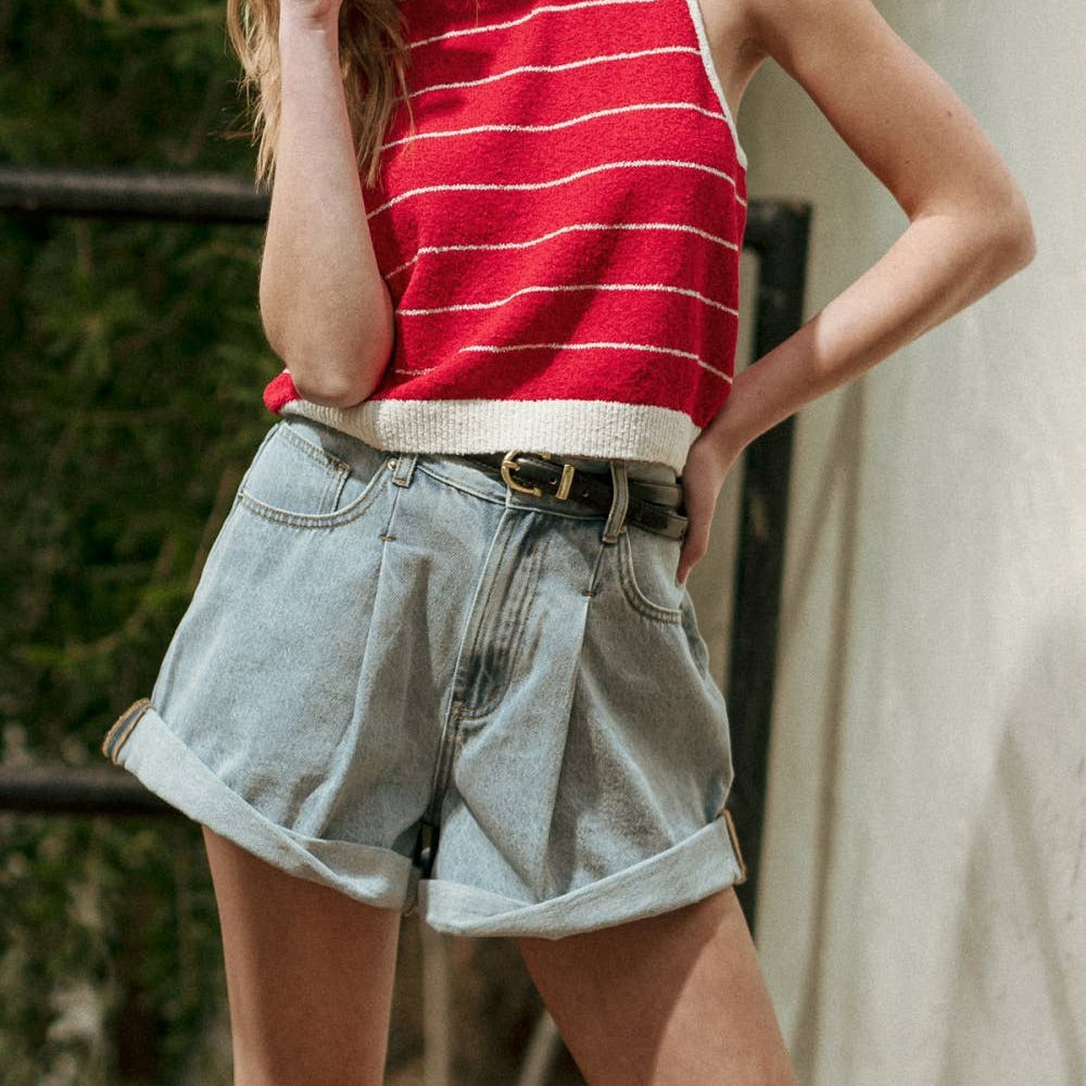 PLEAT WITH CUFFED DENIM SHORTS
