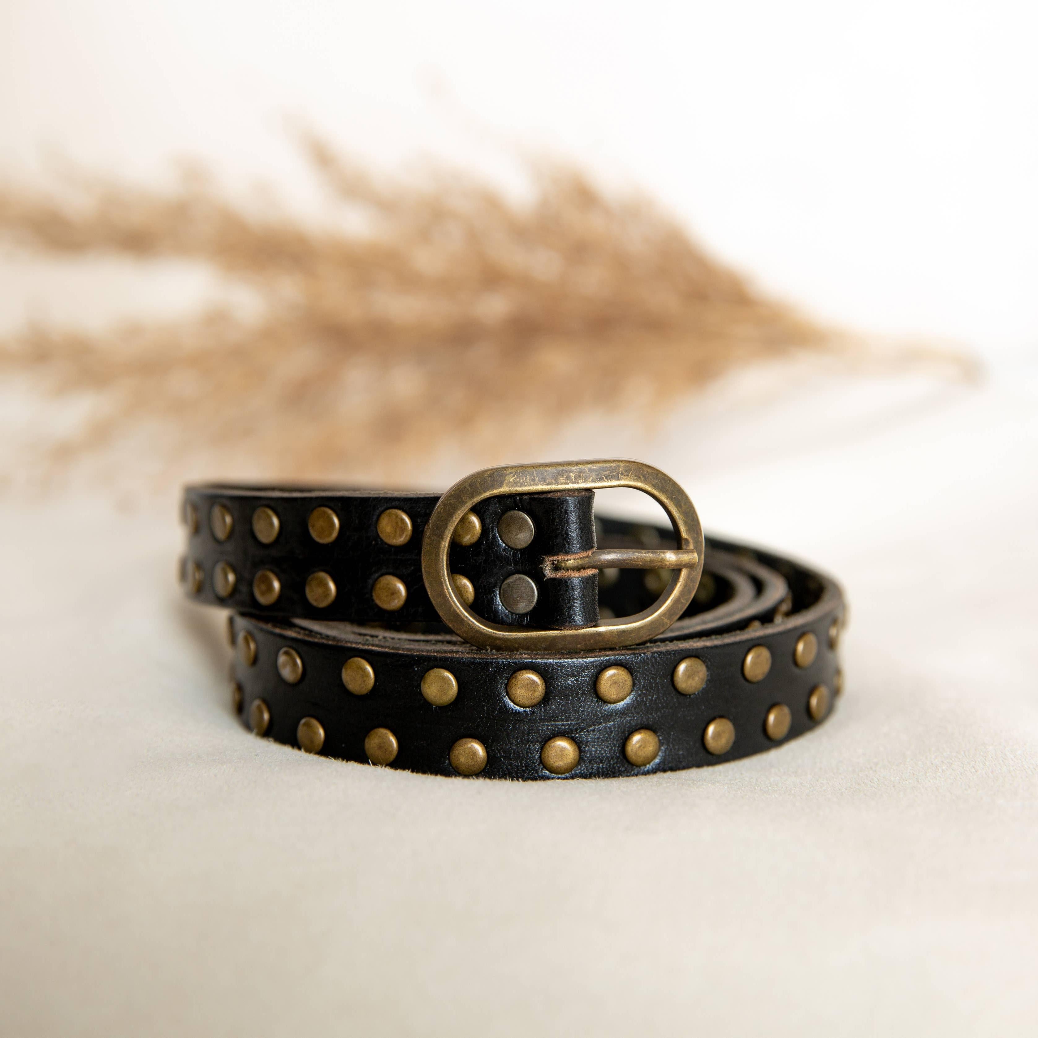 NARROW BLACK LEATHER BELT WITH STUDS