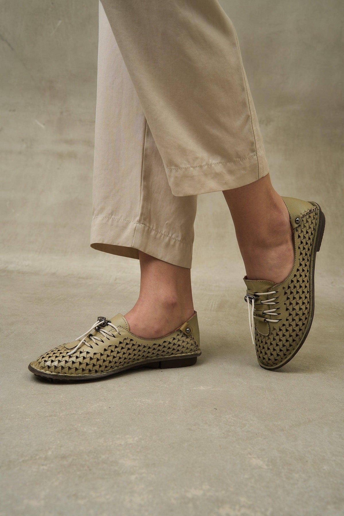 Olive JABIN Leather Flats