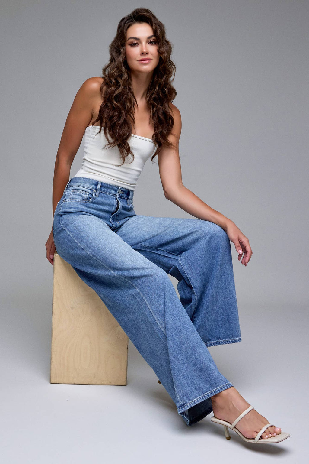 NORI Medium Wash Clean Super Soft 33" Inseam Wide leg