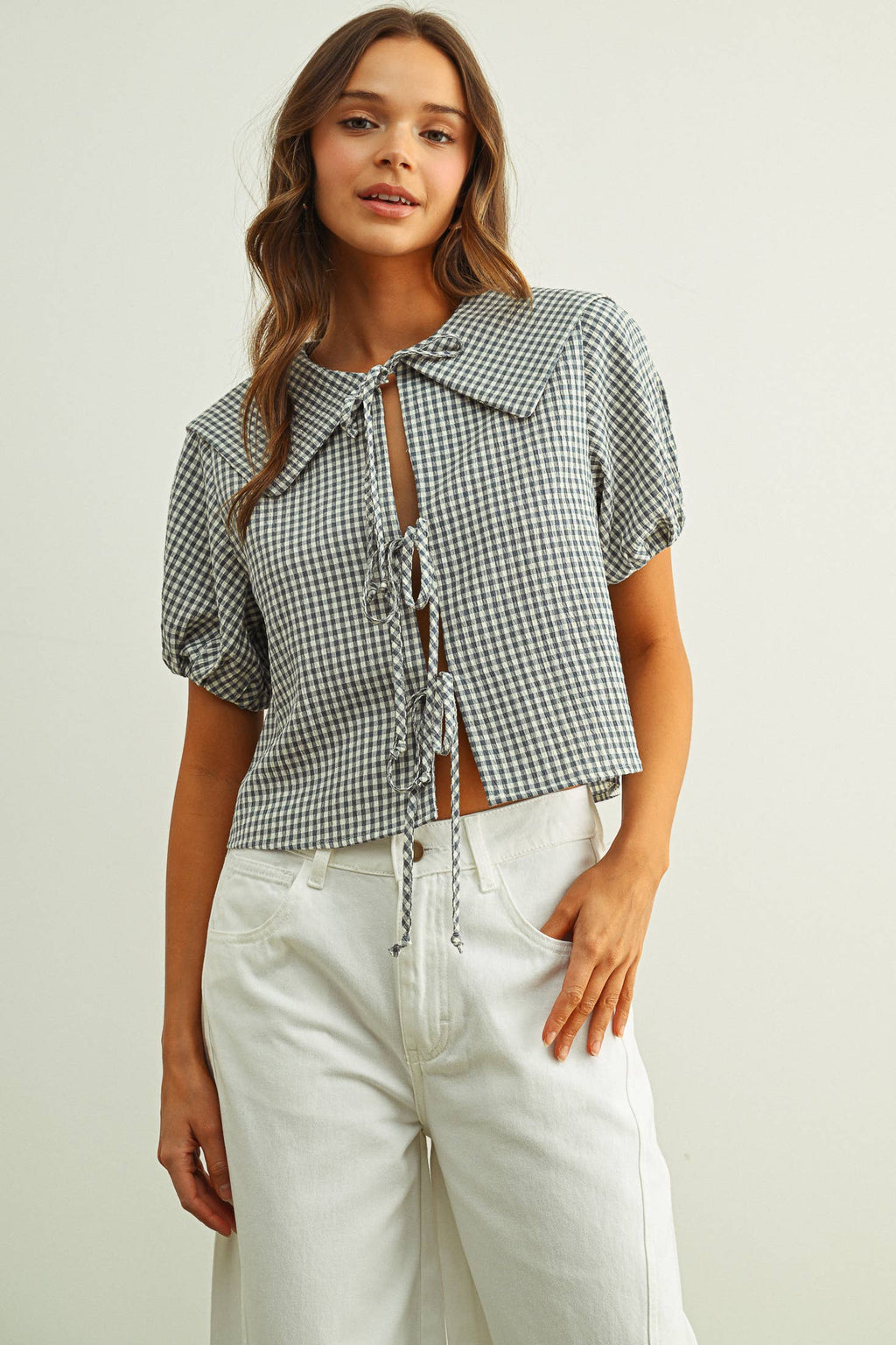 GINGHAM PATTERN SSLV WITH TIE IN FRONT TOP