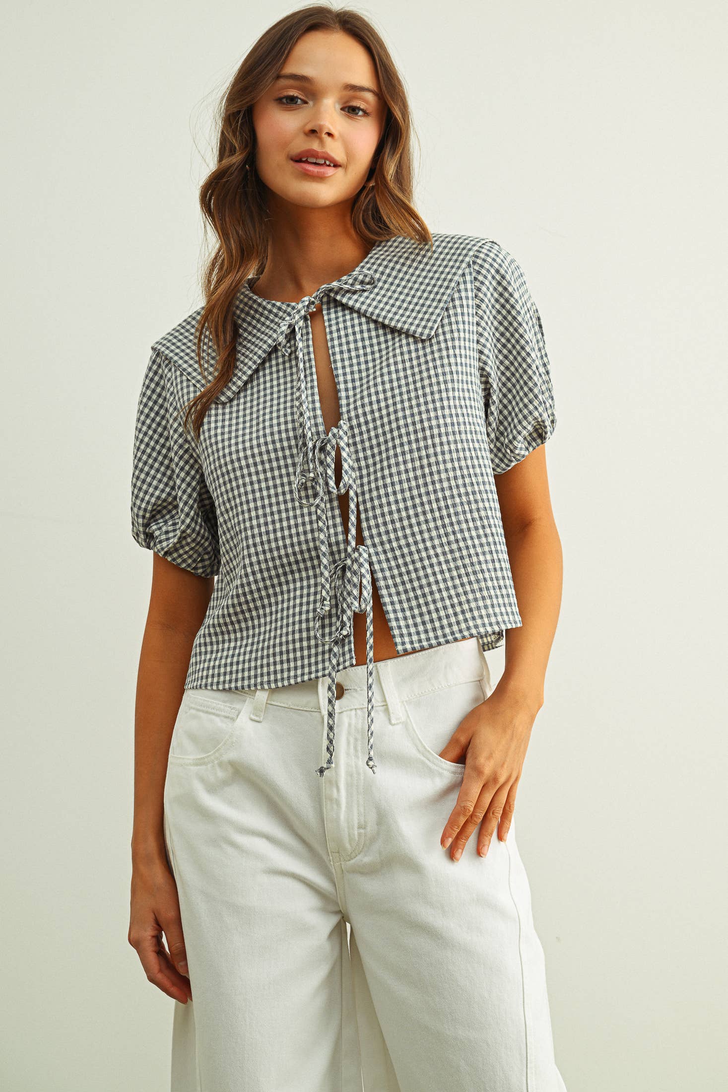 GINGHAM PATTERN SSLV WITH TIE IN FRONT TOP