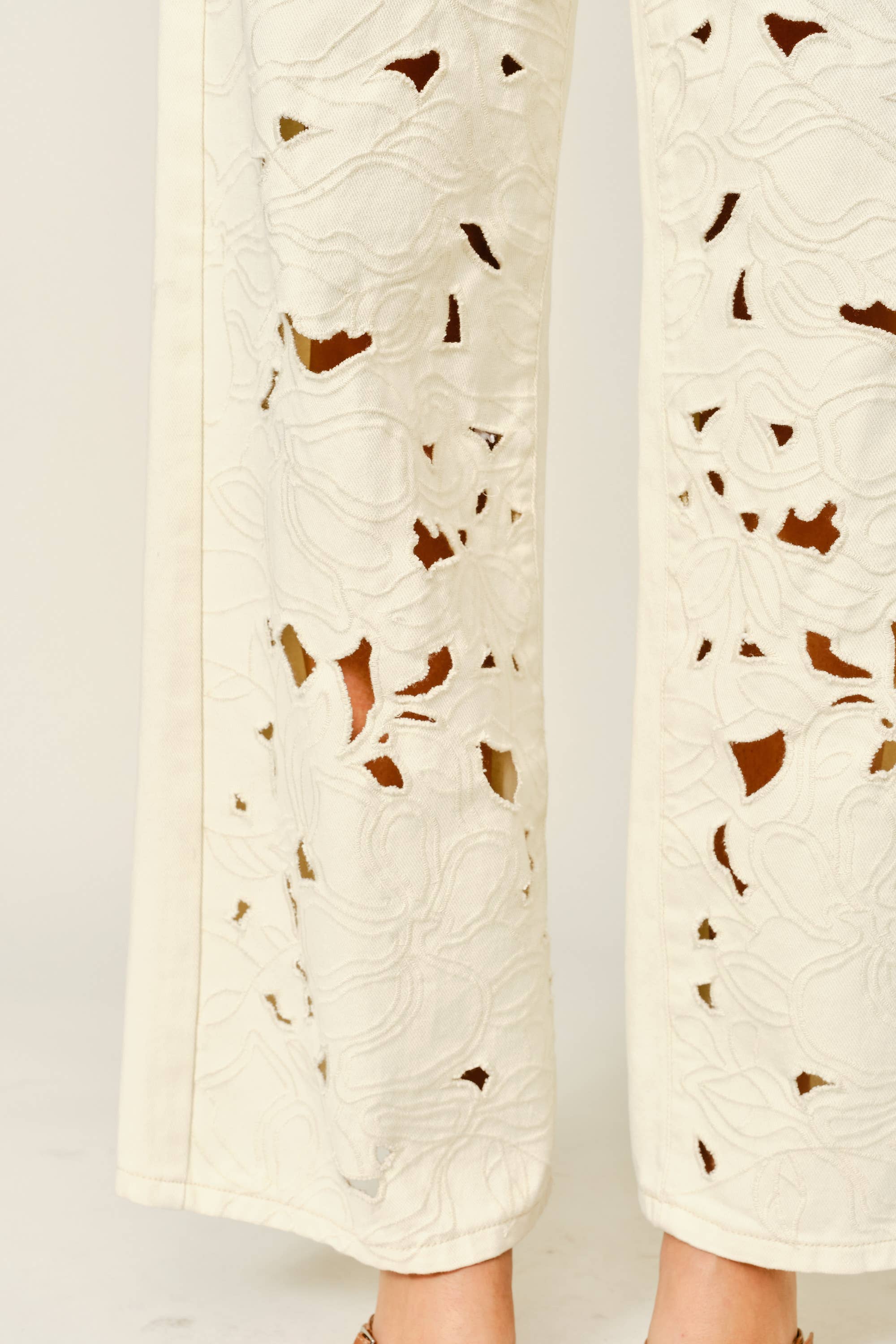 CUT OUT EMBROIDERED STRAIGHT PANTS