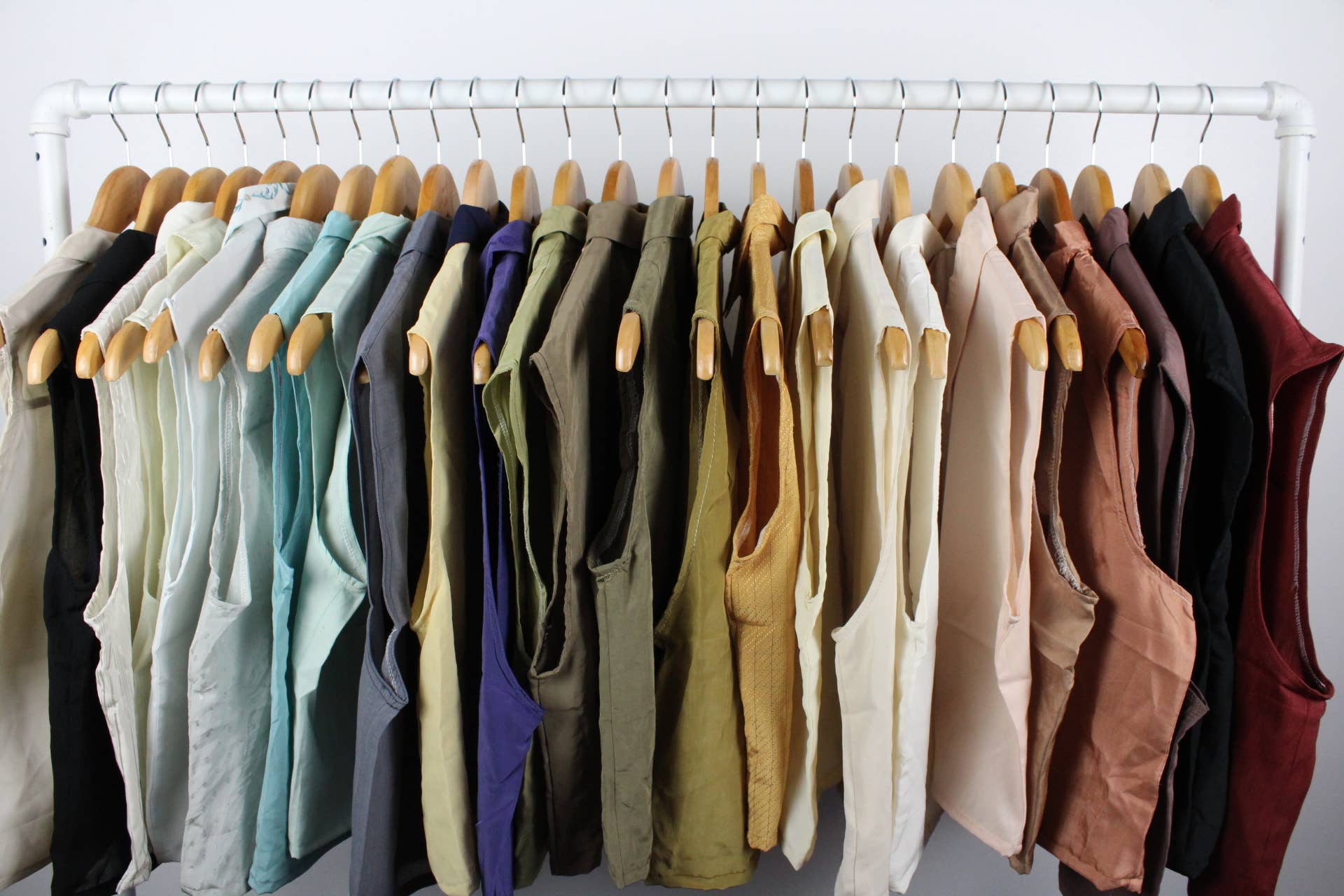 Reworked Sleeveless Button-Up Cropped Blouse - SOLID COLORS