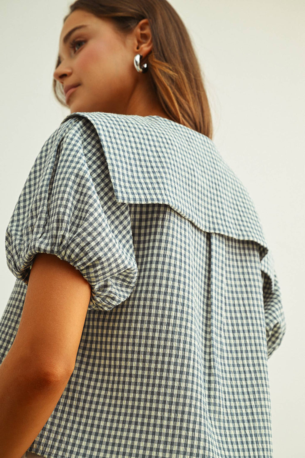 GINGHAM PATTERN SSLV WITH TIE IN FRONT TOP