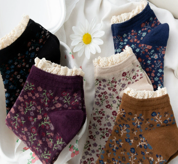Vintage Floral Lace Socks (JINTAGE) (Copy)