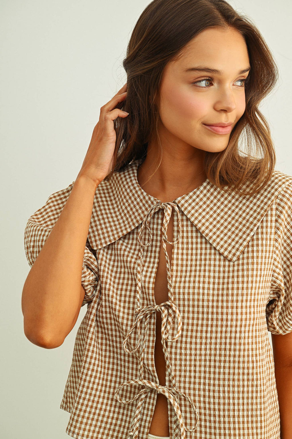 GINGHAM PATTERN SSLV WITH TIE IN FRONT TOP
