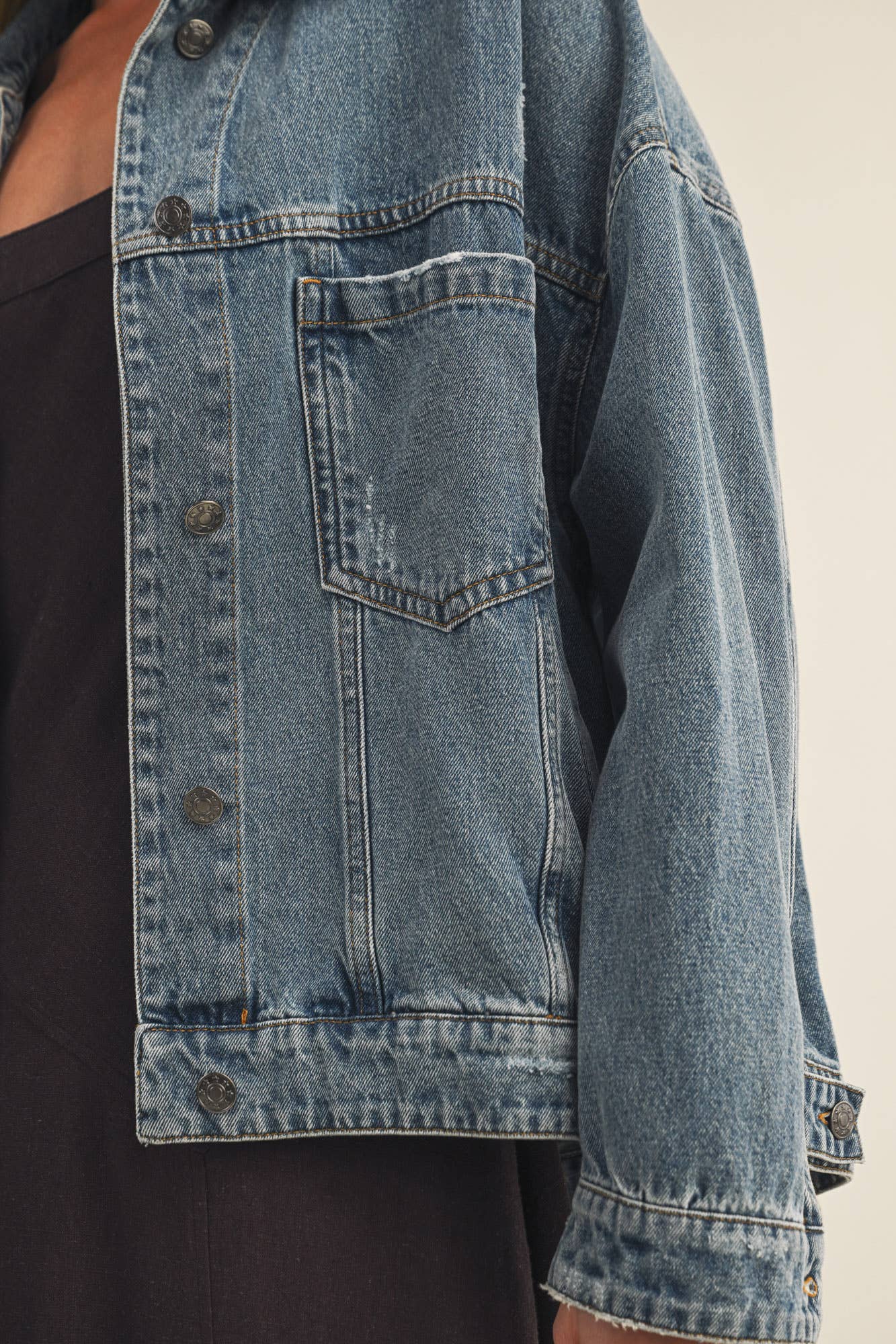 BACK PLEATED DENIM JACKET