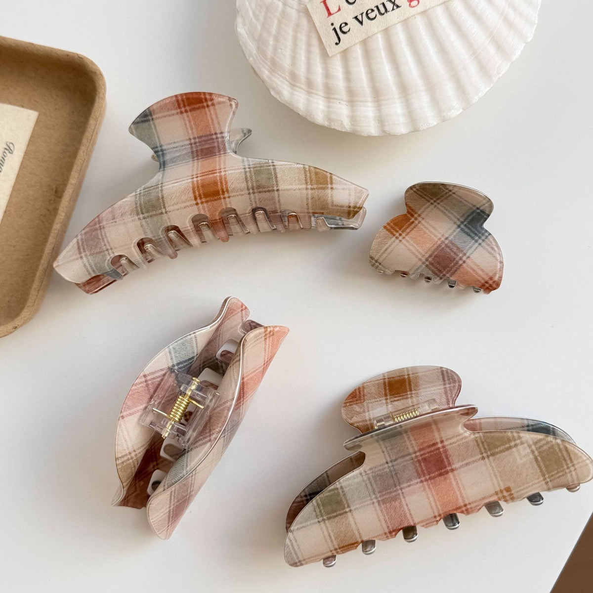 Maisie Plaid Claw Clip