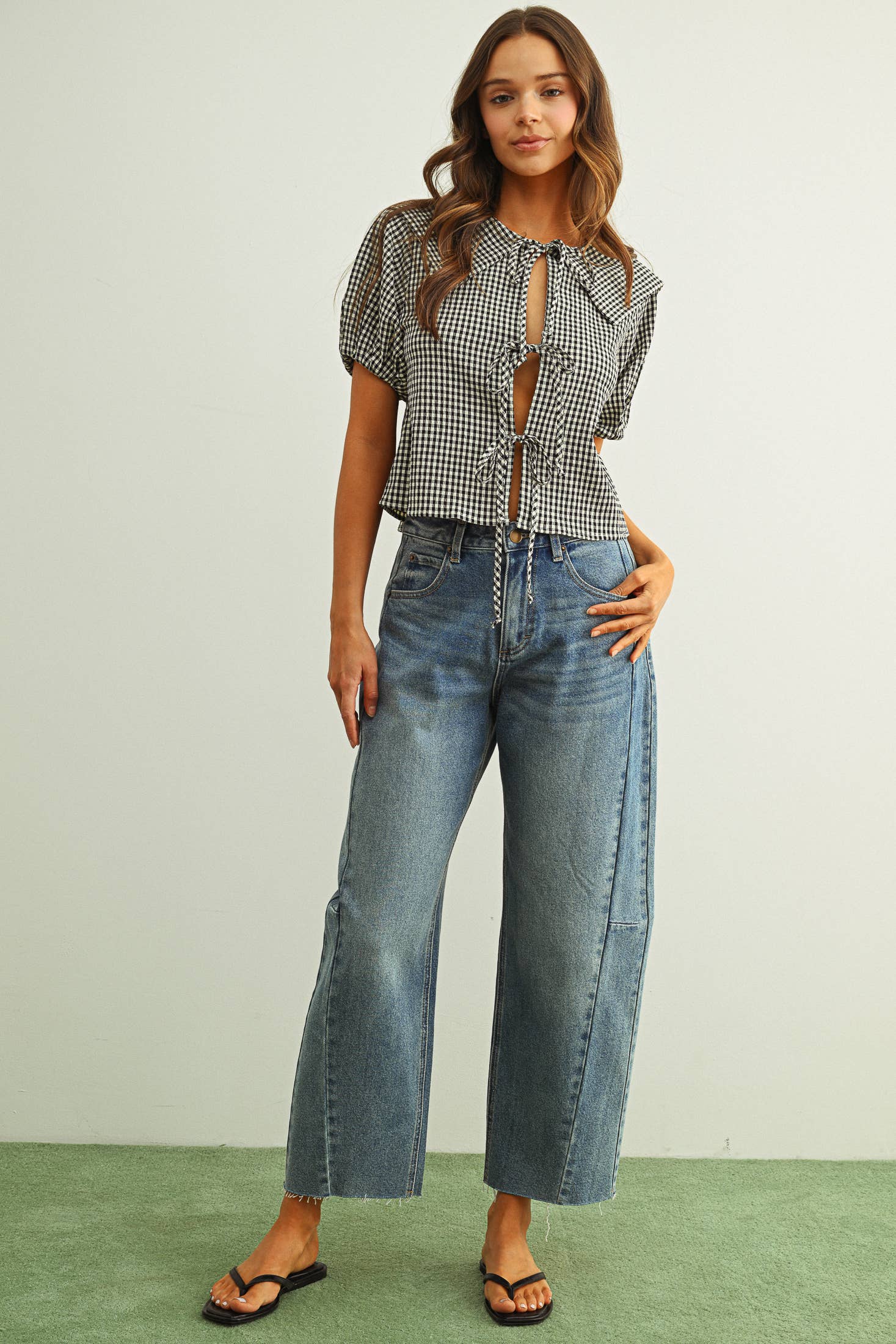 GINGHAM PATTERN SSLV WITH TIE IN FRONT TOP