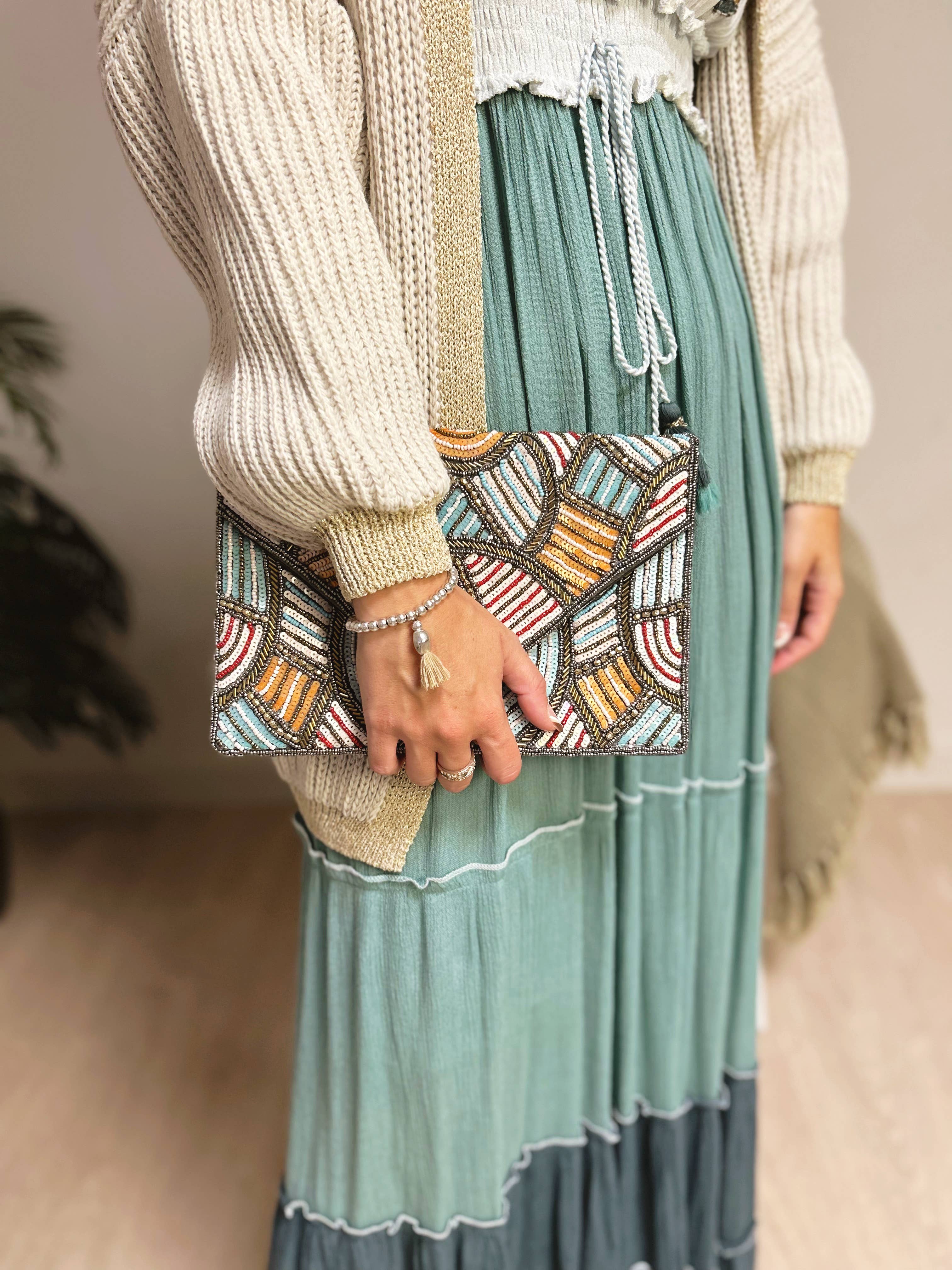 NORA CLUTCH BAG