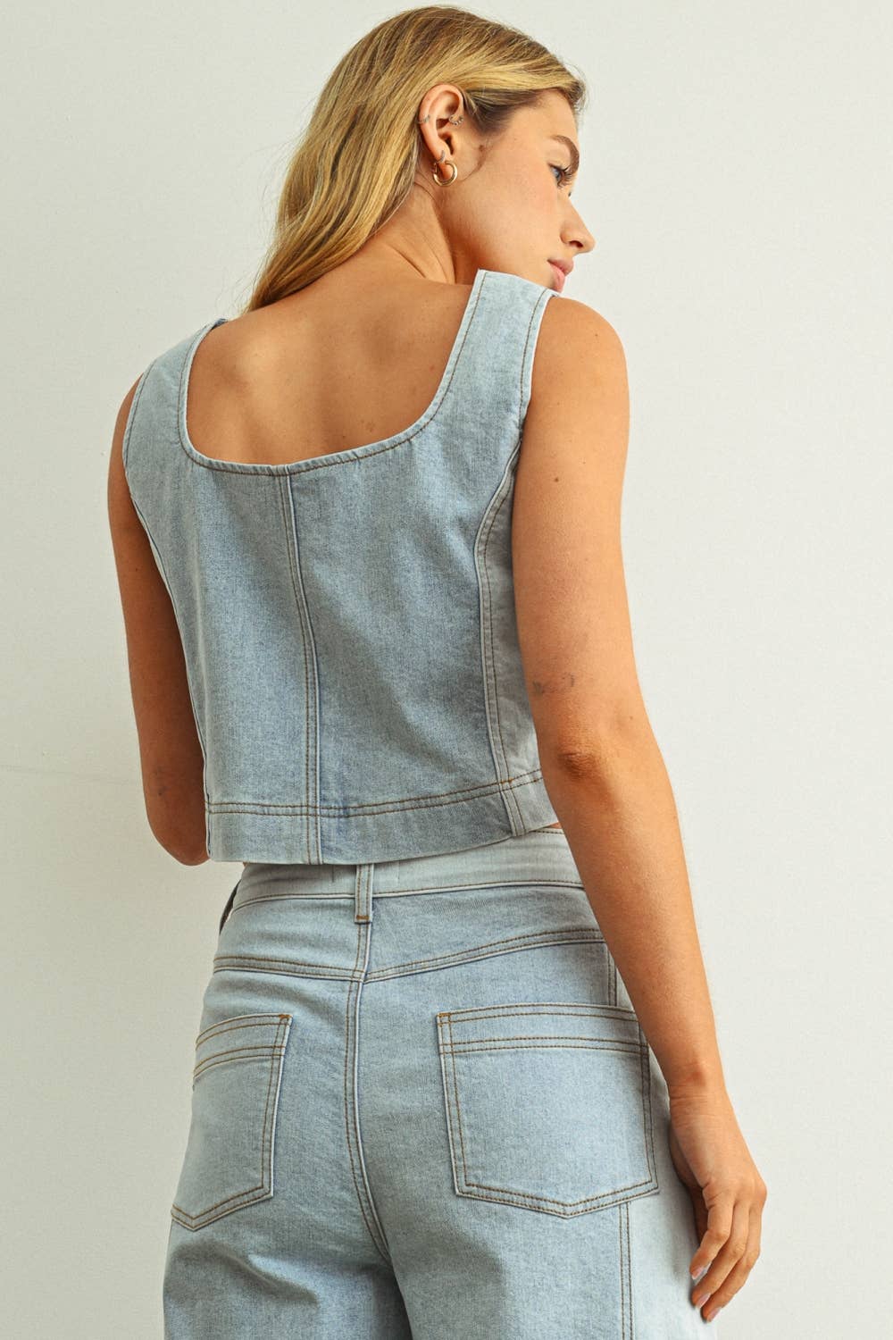DENIM COLOR BLOCKED SLEEVELESS TOP