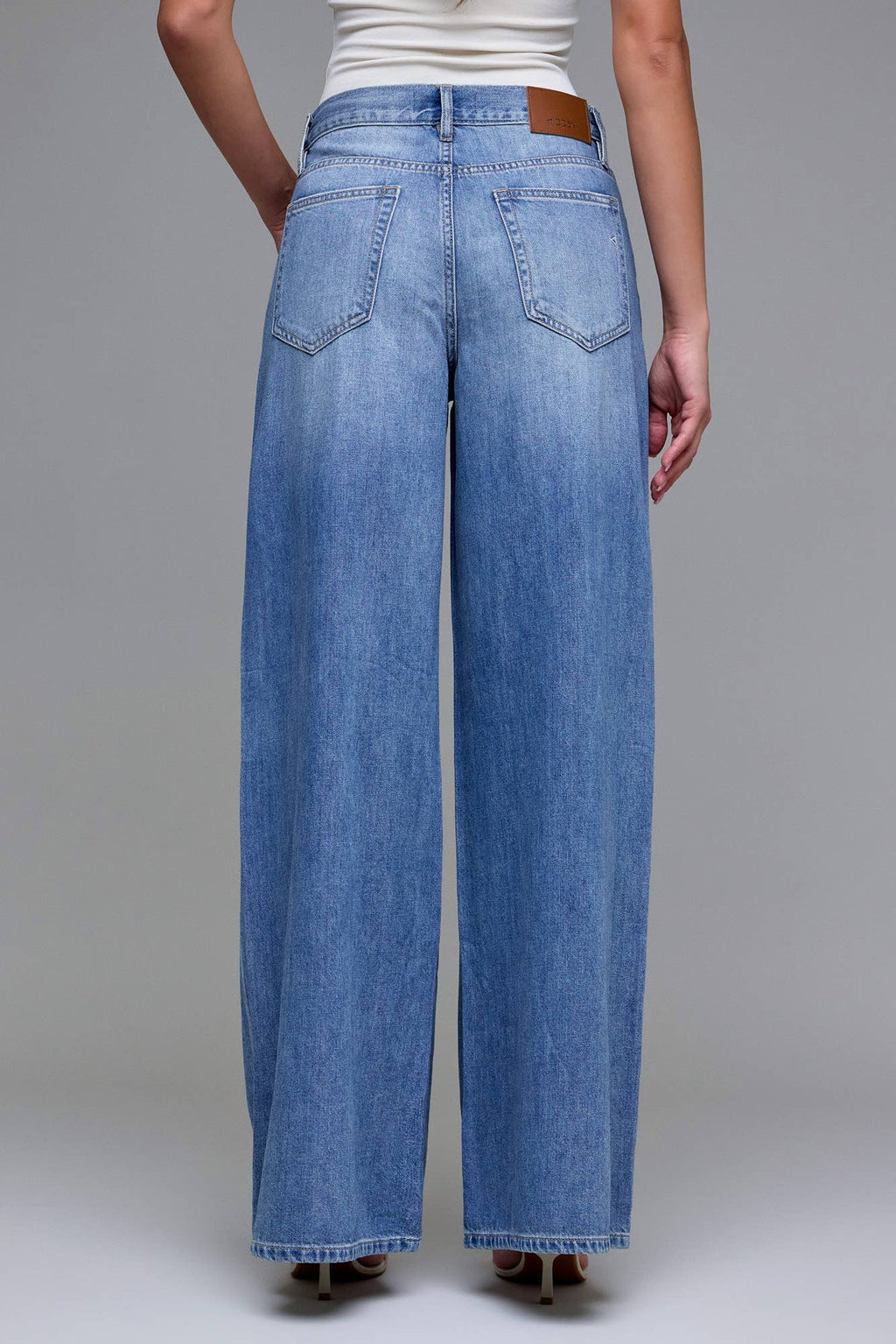 NORI Medium Wash Clean Super Soft 33" Inseam Wide leg