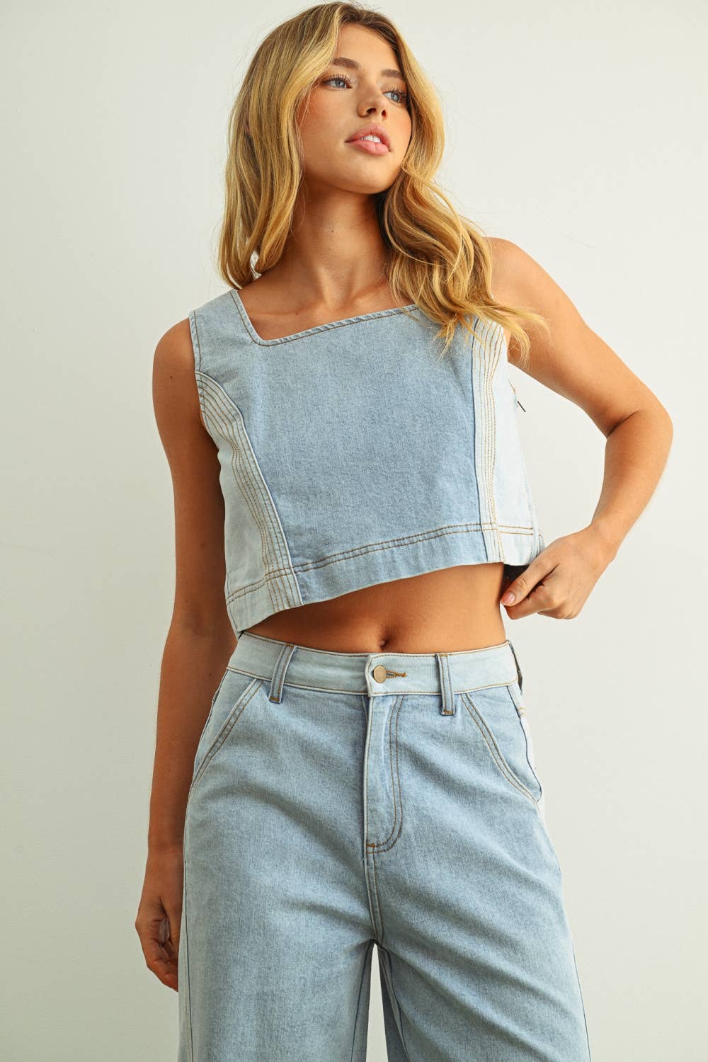 DENIM COLOR BLOCKED SLEEVELESS TOP