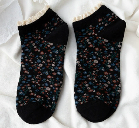 Vintage Floral Lace Socks (JINTAGE) (Copy)