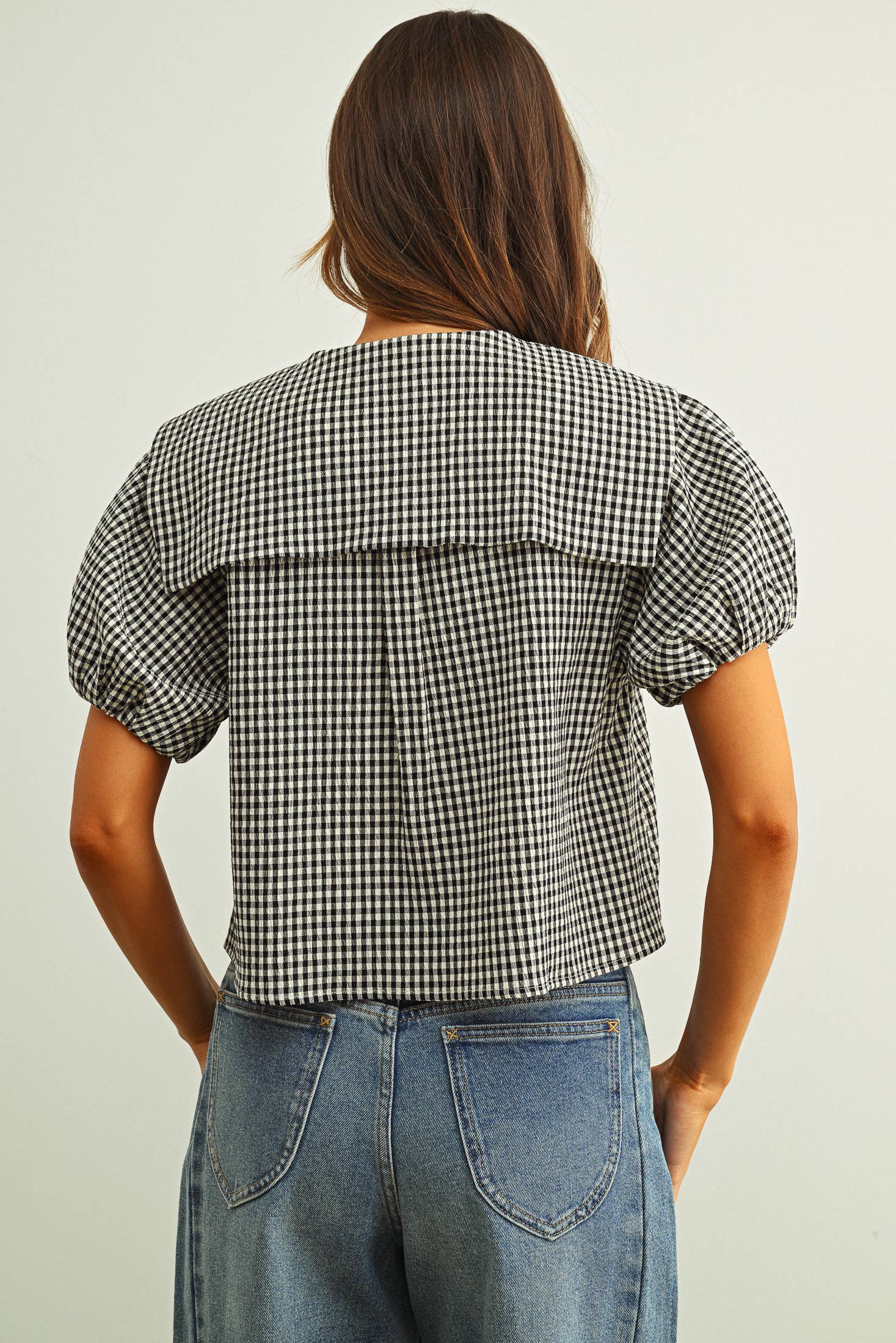GINGHAM PATTERN SSLV WITH TIE IN FRONT TOP