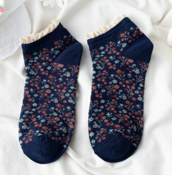 Vintage Floral Lace Socks (JINTAGE) (Copy)