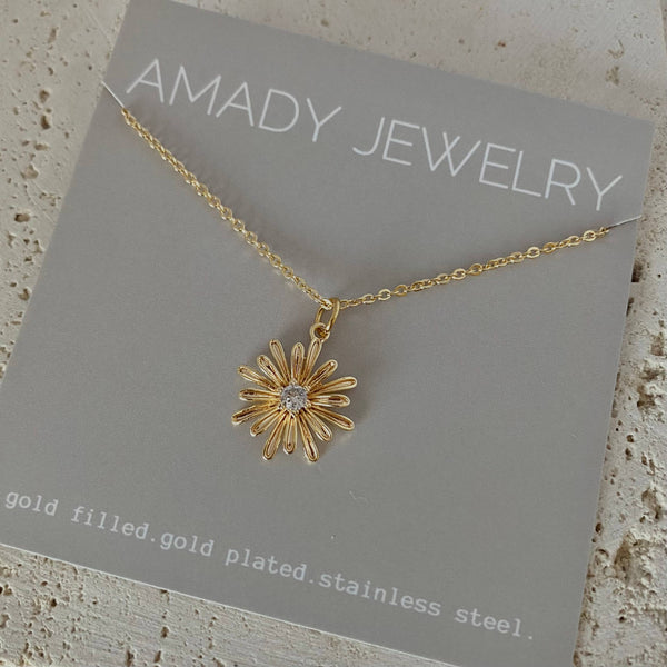 Cute Little Daisy Flower Charm necklace 18k Gold Filled chai