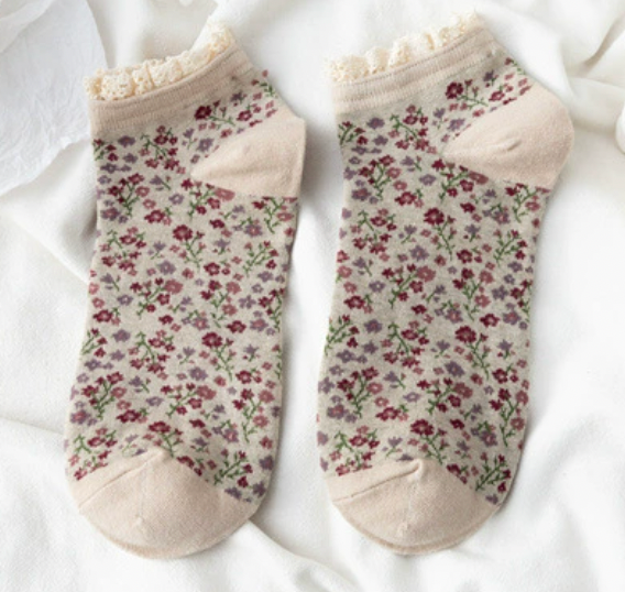 Vintage Floral Lace Socks (JINTAGE) (Copy)