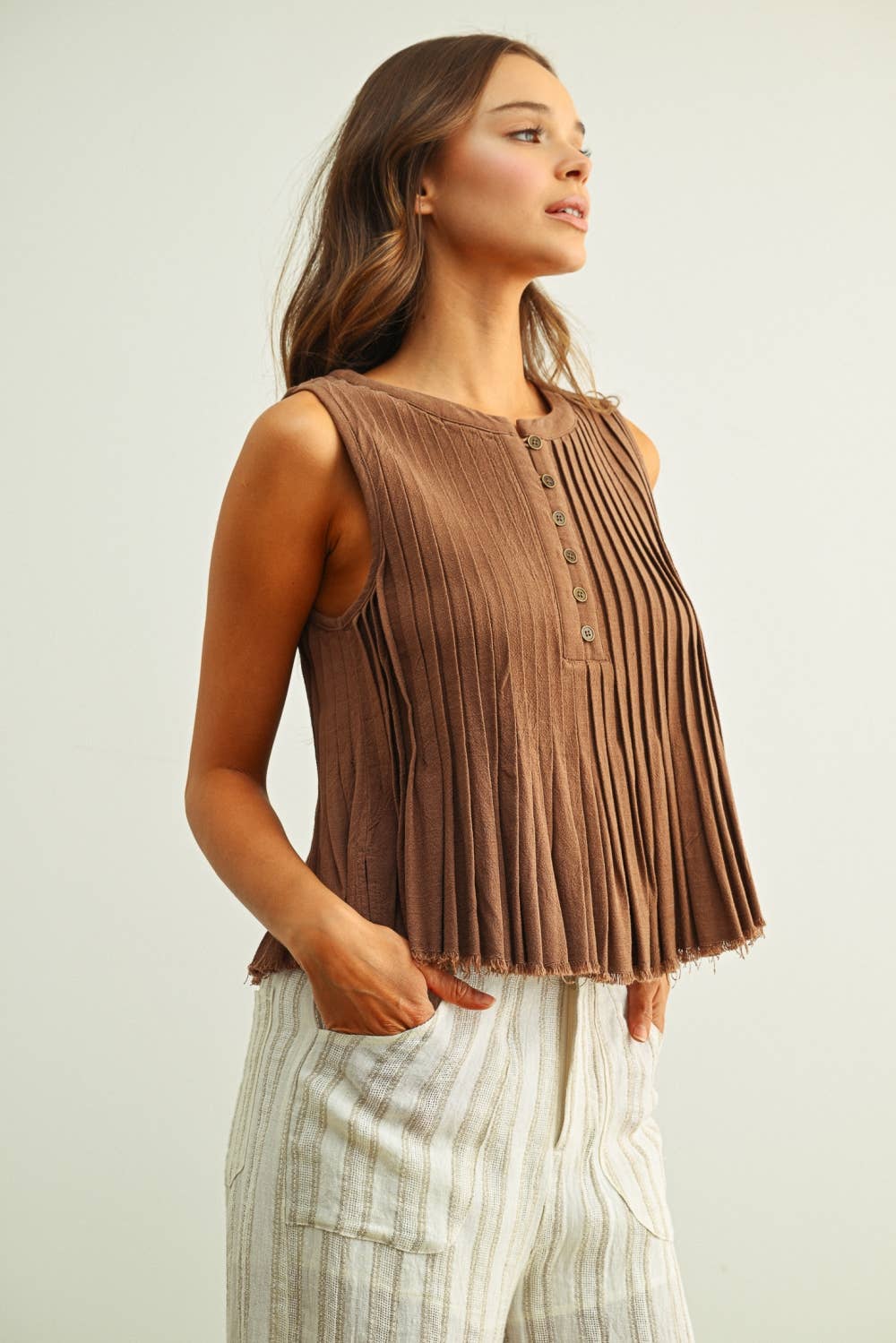 ALL PLEATED BUTTON FRONT SLEEVELESS TOP