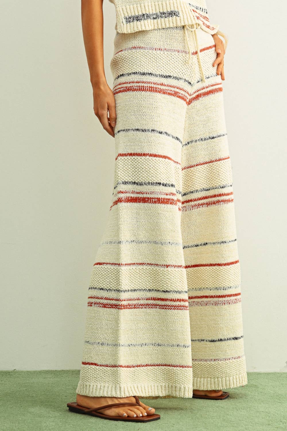 MULTI COLOR STRIPE PATTERN KNIT PANTS