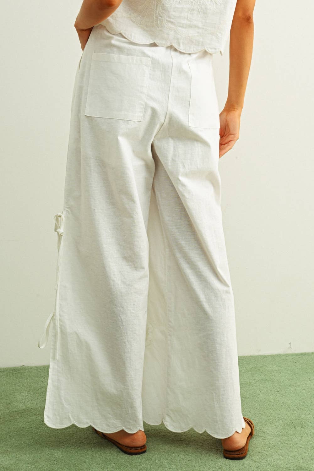 EMBRODIERY WITH TIE ON THE SIDE PANTS