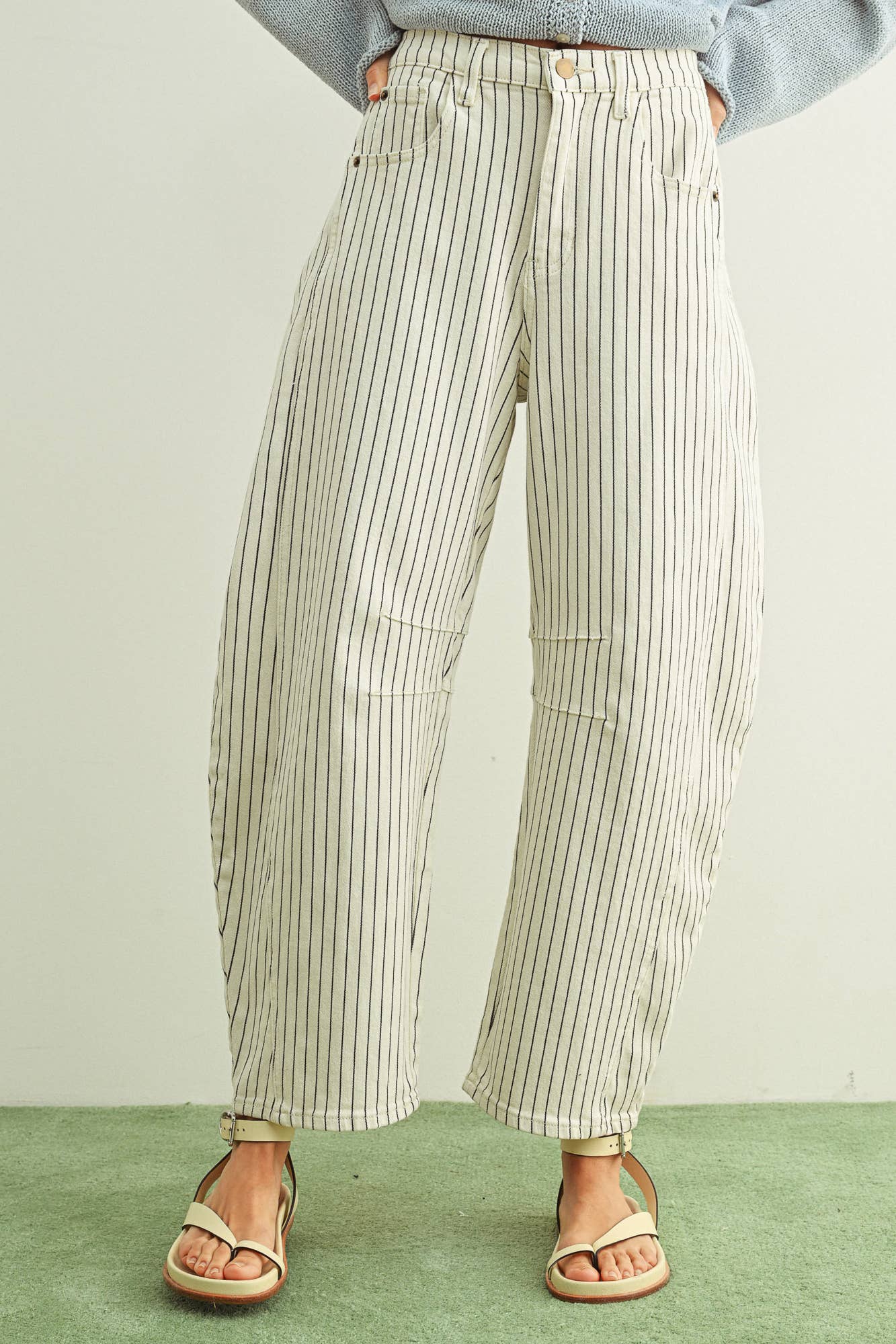 PINSTRIPED PATTERN BARREL PANTS