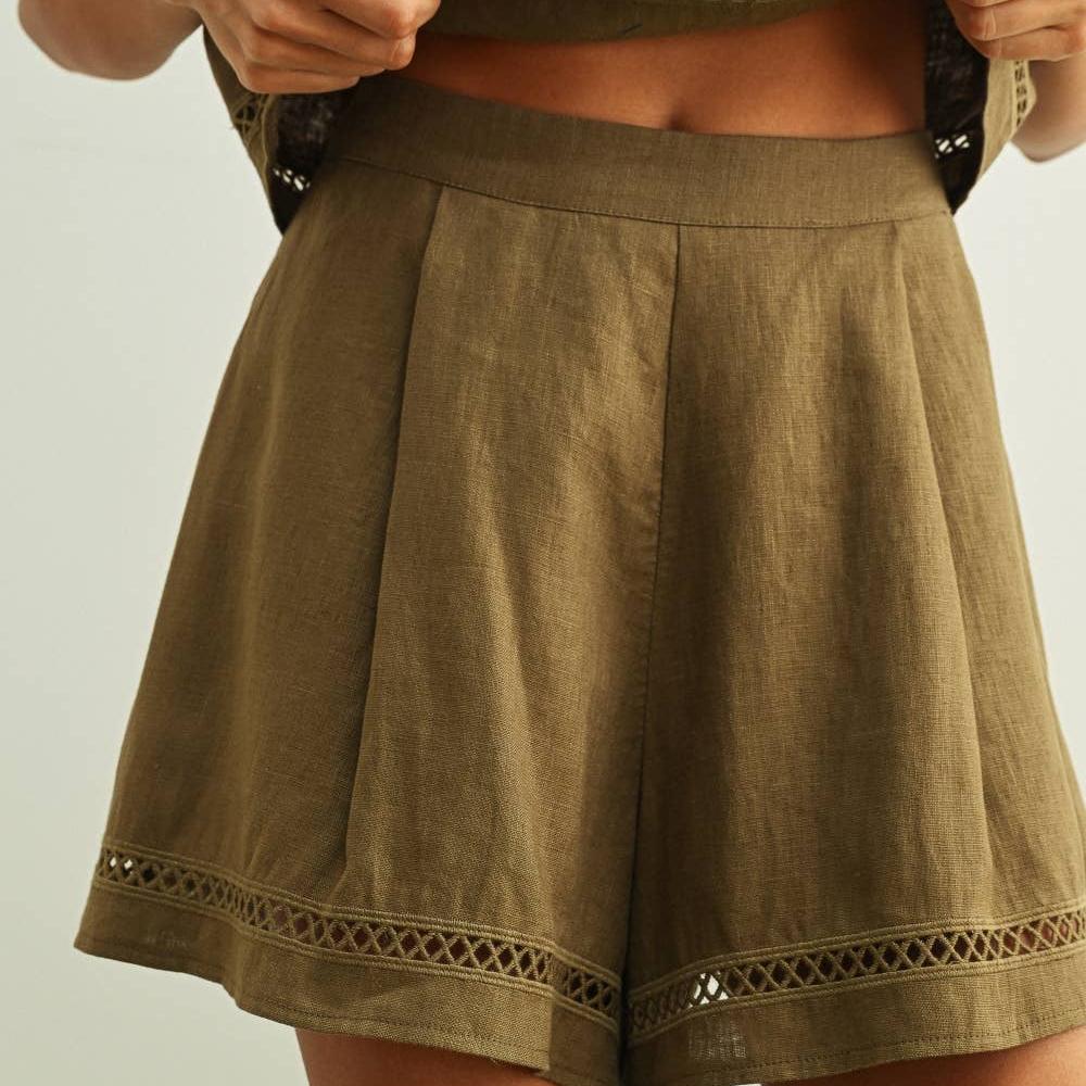 STITCH TRIMMED LINEN SHORTS