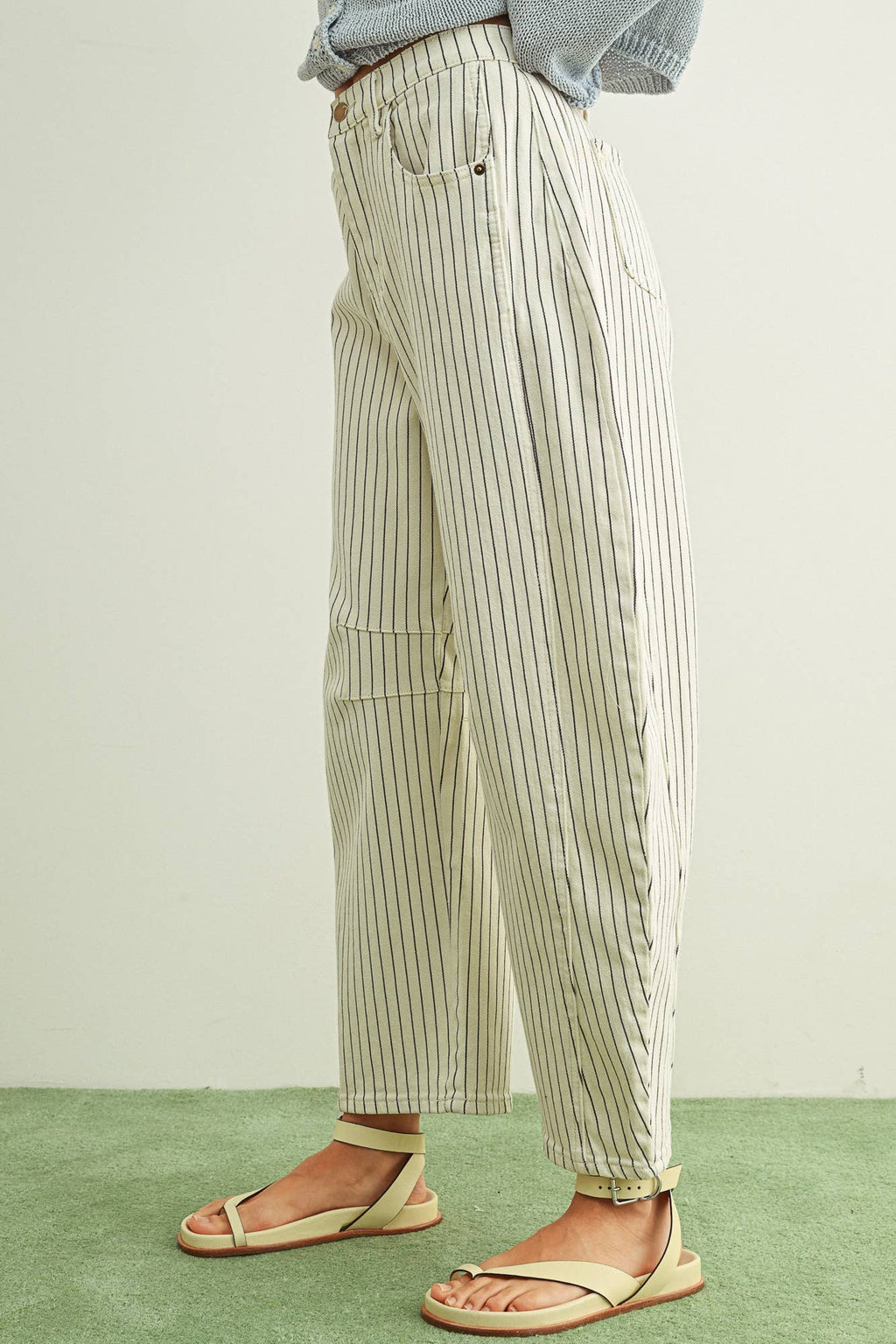 PINSTRIPED PATTERN BARREL PANTS